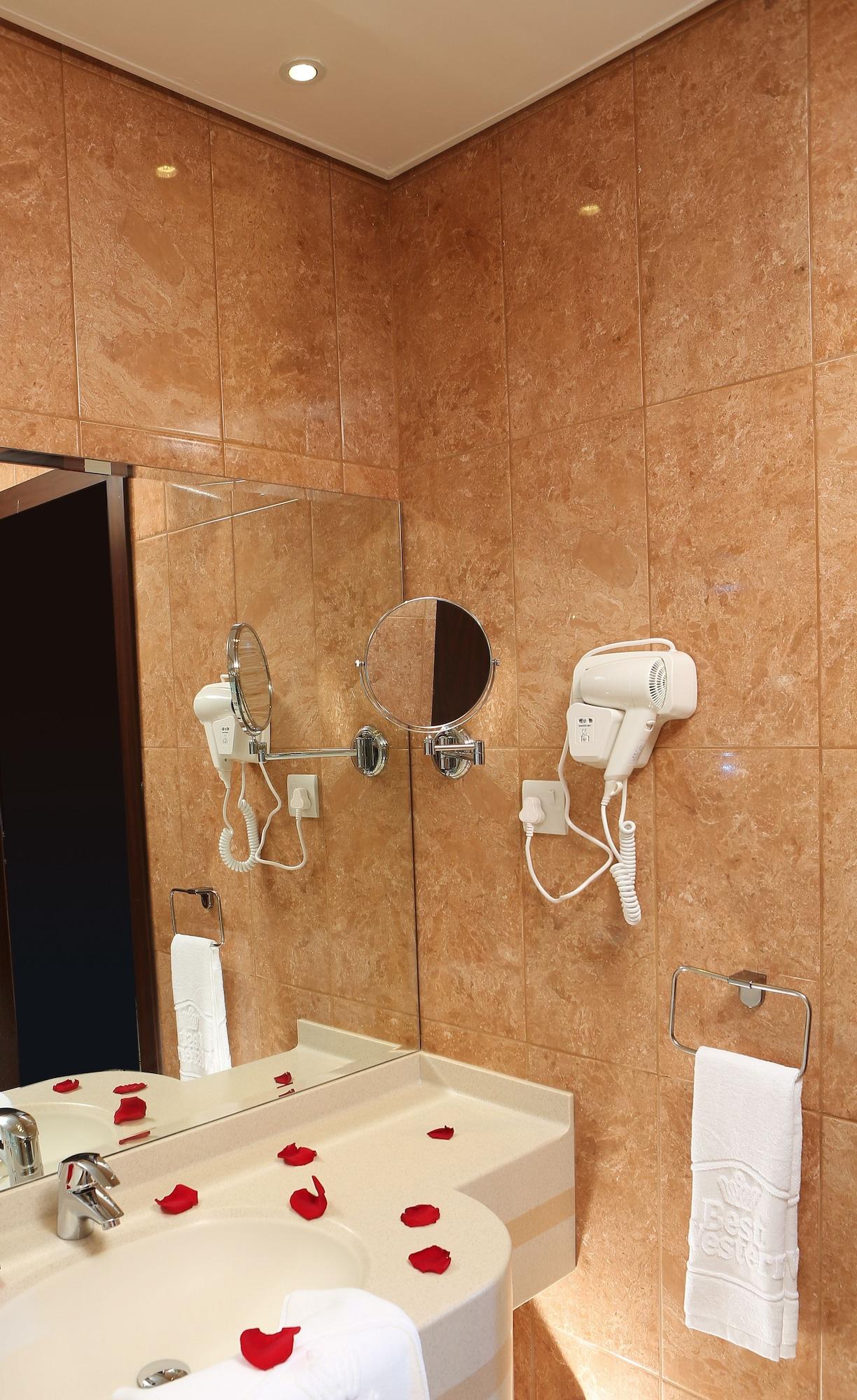 Best Western Plus Salmiya Kuwait City Bagian luar foto