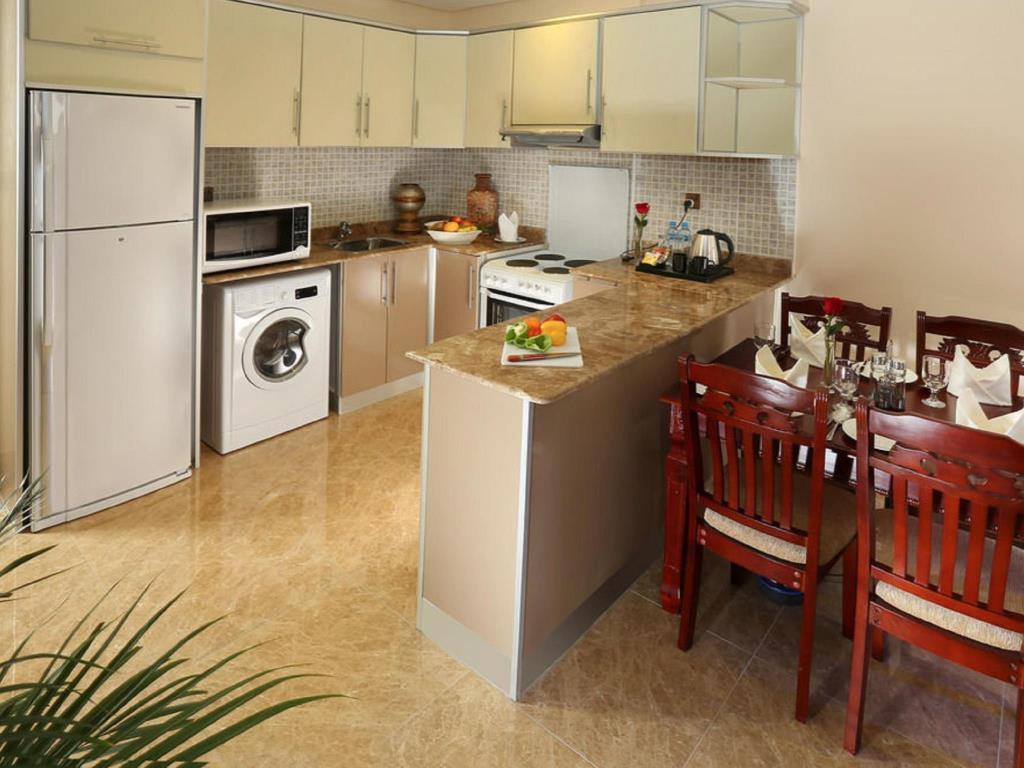 Best Western Plus Salmiya Kuwait City Bagian luar foto
